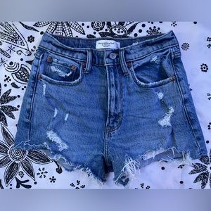 Waist 25 size 0 Abercrombie mom shorts